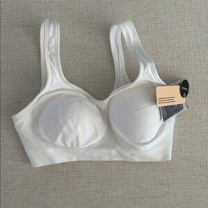 Truekind Daily Comfort Wireless Shaper Bra, White, Size Small, NWT